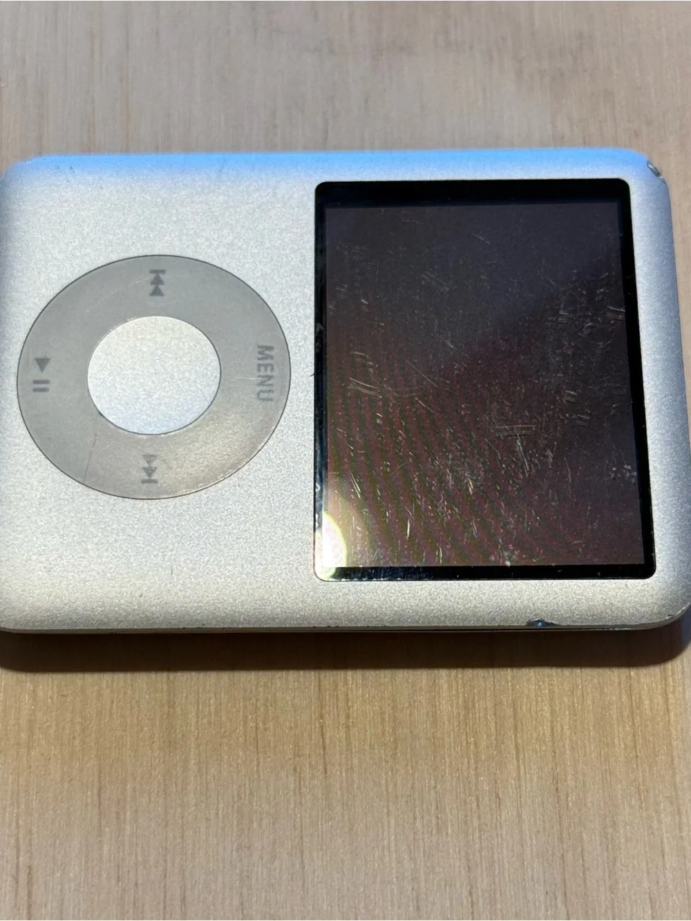 Apple iPod Nano A1236 4GB Silver Tested Good w/Charger-706Songs Read Description